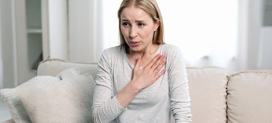 10-objawow-przepukliny-rozworu-przelykowego-jak-rozpoznac-problem-1