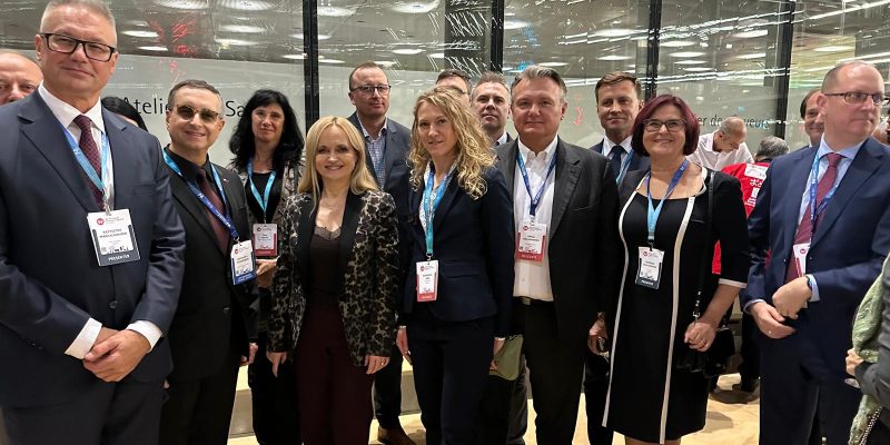 PHOTO-2025-11-16-08-42-15