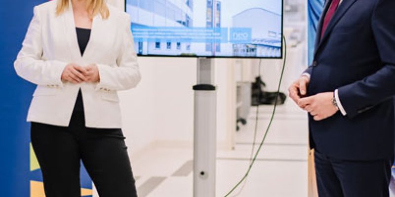 inauguracja-innowacyjny-program-br-leczenia-raka-szyjki-i-trzonu-macicy-z-wykorzystaniem-robota-da-vinci-2