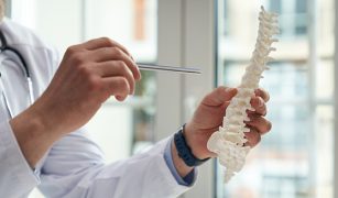 zlamania-kregoslupa-diagnostyka-leczenie-i-rehabilitacja-1