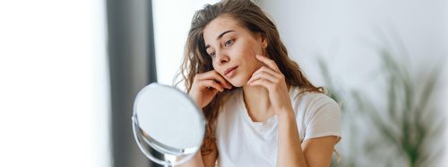 zmiany-skorne-plamki-bable-krostki-guzki-skad-sie-biora-1