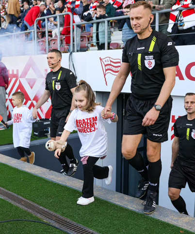szpital na klinach razem z ks cracovia troszcza sie o zdrowie kobiet